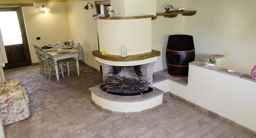 Agriturismo Pompagnano الغرفة الصورة